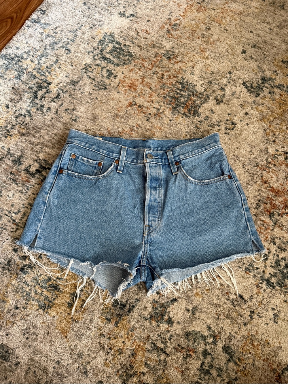 Levi's 501 Shorts 29 - Picture 2 of 5